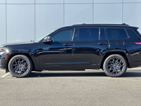 Used 2023 Jeep Grand Cherokee L Summit w/ Advanced Protech Group IV image 2