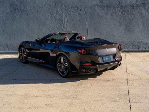 Certified 2022 Ferrari Portofino M image 2