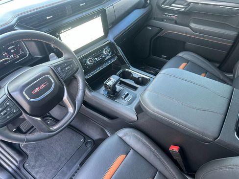 Used 2025 GMC Sierra 1500 AT4 w/ AT4 Premium Package AWD/4WD image 10