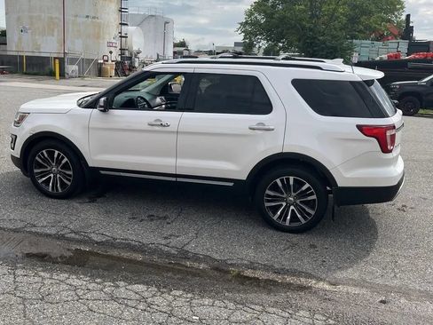 Used 2017 Ford Explorer Platinum AWD/4WD image 3