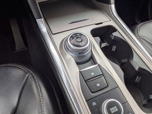 Used 2023 Ford Explorer Limited image 12