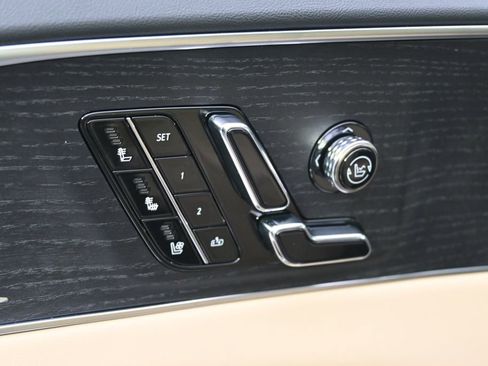 New 2026 Cadillac Lyriq V image 14