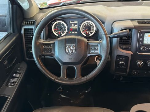 Used 2016 RAM 2500 Tradesman w/ Chrome Appearance Group AWD/4WD image 12