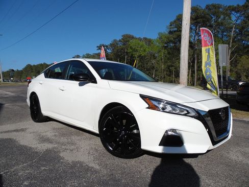 Used 2020 Nissan Altima 2.5 SR image 3