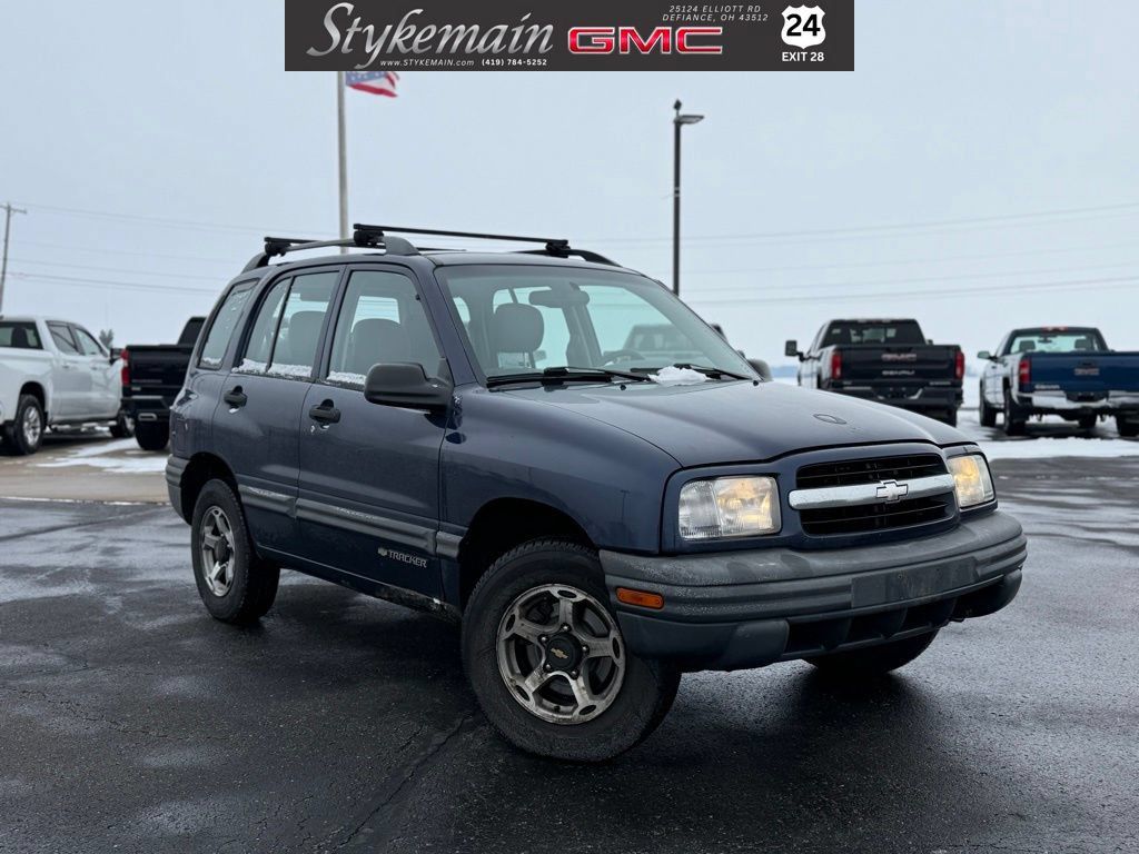 Used 2000 Chevrolet Tracker 4WD w/ Preferred Equipment Group 2 image 1