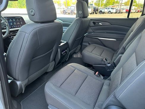 New 2026 Chevrolet Traverse LT image 15