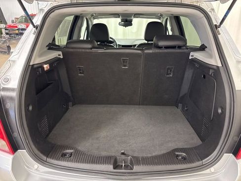 Used 2019 Chevrolet Trax LT w/ LT Convenience Package image 14