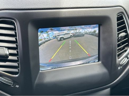 Used 2018 Jeep Compass Sport w/ Tech Group AWD/4WD image 10