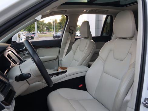 Used 2019 Volvo XC90 T6 Momentum w/ Protection Package Premier AWD/4WD image 32