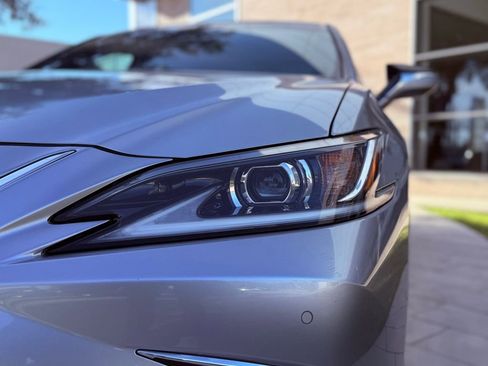Used 2024 Lexus ES 350 350 w/ Premium Package image 10