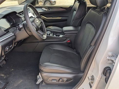 New 2025 Jeep Grand Cherokee L Altitude image 6