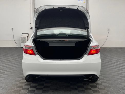 Used 2016 Toyota Camry SE FWD image 8
