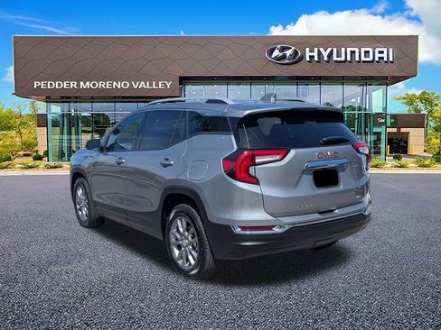 Used 2024 GMC Terrain SLT AWD/4WD image 5