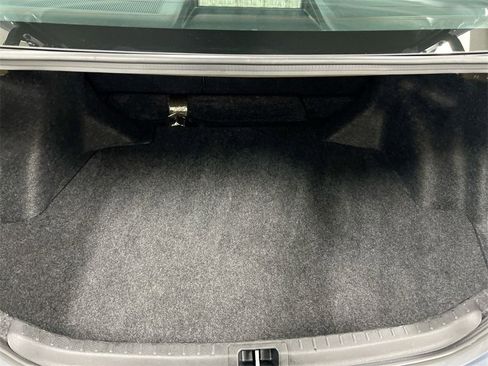 Used 2017 Toyota Corolla L image 23