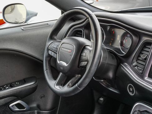 Used 2016 Dodge Challenger SXT image 16