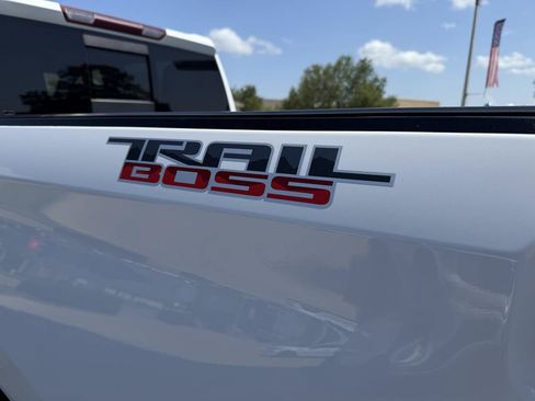 Used 2024 Chevrolet Silverado 1500 LT Trail Boss w/ Convenience Package II AWD/4WD image 8