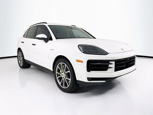 Certified 2024 Porsche Cayenne S AWD/4WD image 9