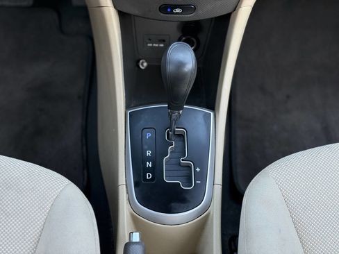 Used 2012 Hyundai Accent GLS image 18