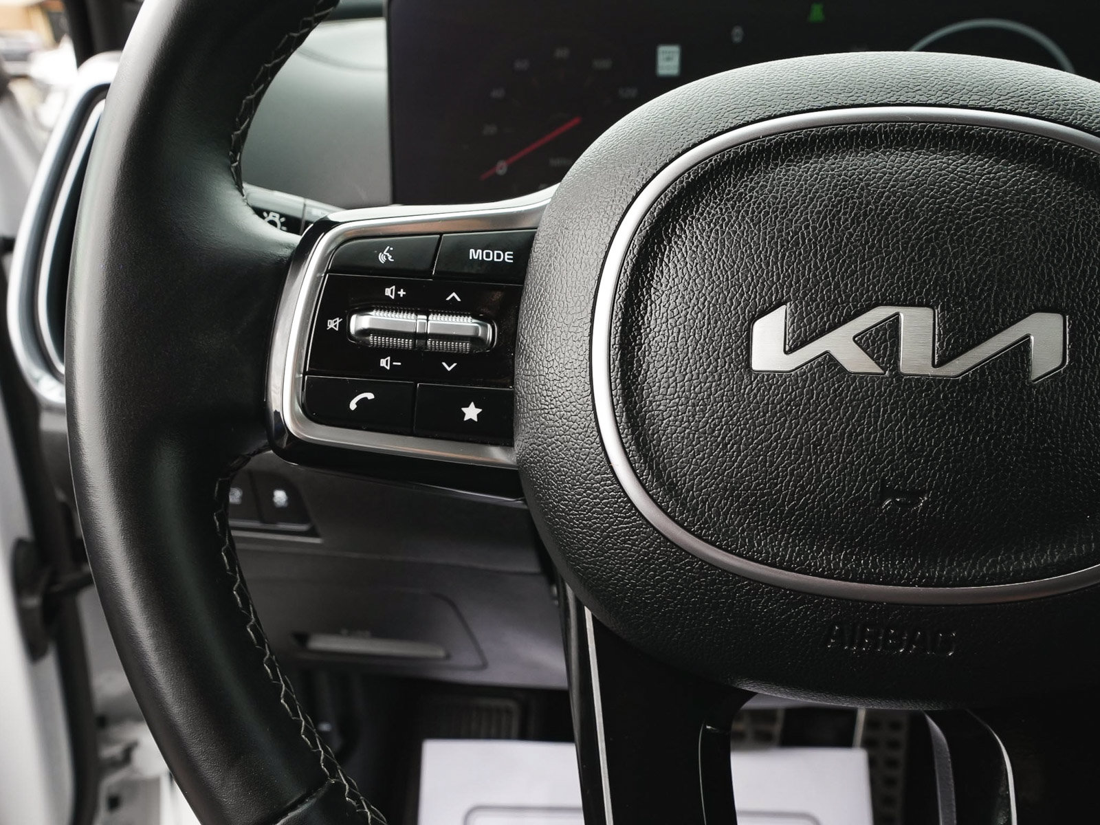 Used 2024 Kia Sorento SX AWD/4WD image 20