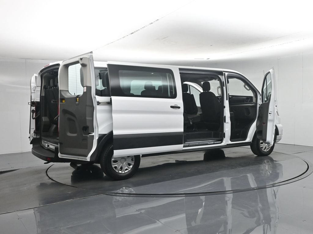 Used 2023 Ford Transit 350 XLT RWD image 5