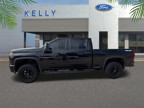 Used 2022 Chevrolet Silverado 2500 Custom w/ Custom Value Package AWD/4WD image 2
