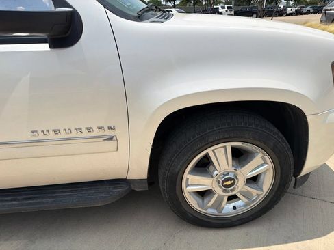 Used 2010 Chevrolet Suburban LTZ RWD image 14
