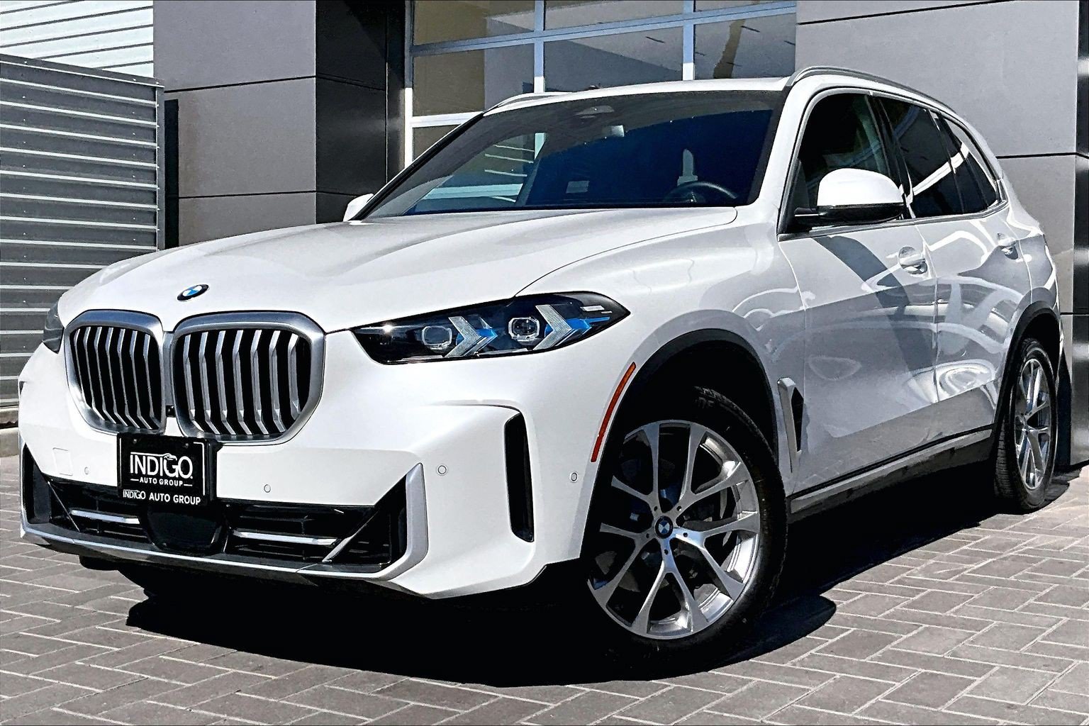 Used 2025 BMW X5 sDrive40i w/ Parking Assistance Package RWD image 1