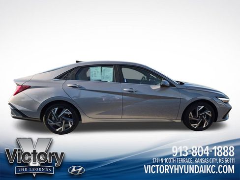 Used 2024 Hyundai Elantra Limited FWD image 6