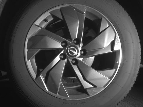 Used 2025 Nissan Rogue SV image 14