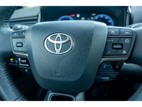 Used 2026 Toyota Camry XLE FWD image 28