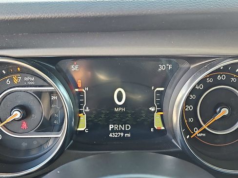 Used 2022 Jeep Wrangler Unlimited Sport image 19