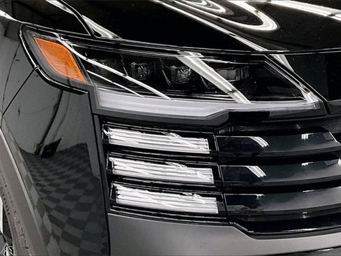 New 2026 Nissan Kicks SR w/ SR Premium Package image 13