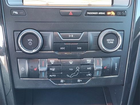 Used 2019 Ford Explorer XLT w/ Equipment Group 202A image 19