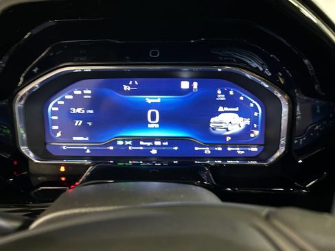 Used 2022 Chevrolet Silverado 1500 LTZ AWD/4WD image 16