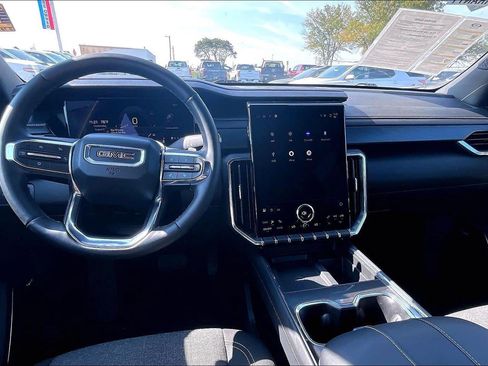 Used 2025 GMC Acadia Elevation FWD image 16