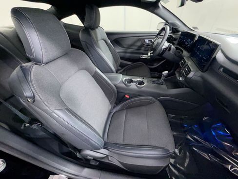Used 2025 Ford Mustang GT RWD image 25