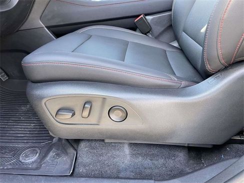 Used 2025 Chevrolet Traverse Z71 image 22