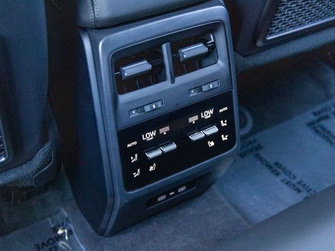 Certified 2025 Porsche Macan Electric RWD image 45