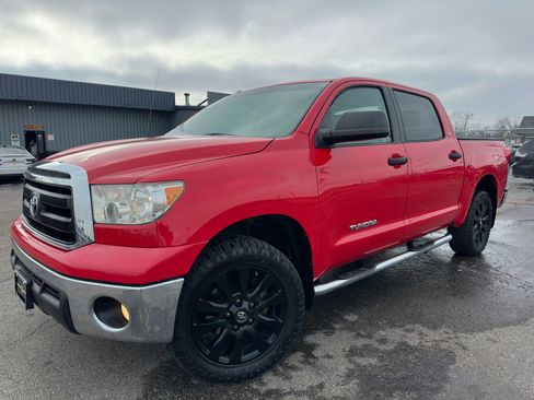 Used 2012 Toyota Tundra 4x4 CrewMax image 3
