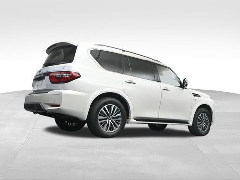 Used 2022 Nissan Armada SV w/ SV Appearance Package RWD image 14