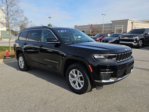 Used 2023 Jeep Grand Cherokee L Limited image 10