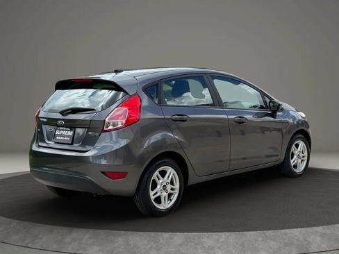 Used 2018 Ford Fiesta SE FWD image 3