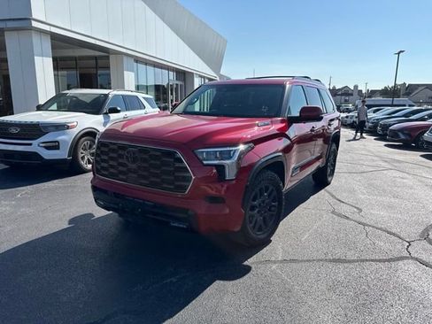 Used 2025 Toyota Sequoia Platinum AWD/4WD image 4