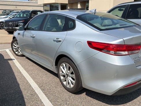 Used 2016 Kia Optima EX FWD image 12