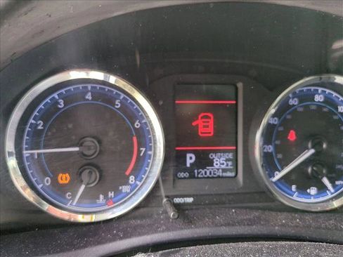 Certified 2018 Toyota Corolla LE FWD image 12