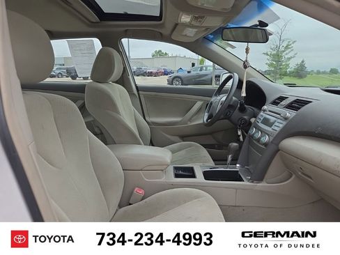 Used 2009 Toyota Camry LE FWD image 16