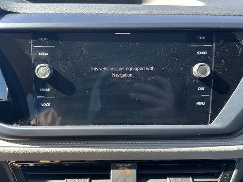 Used 2024 Volkswagen Taos SE w/ Panoramic Sunroof Package image 25