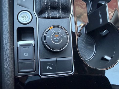 Used 2022 Volkswagen Atlas SEL AWD/4WD image 35
