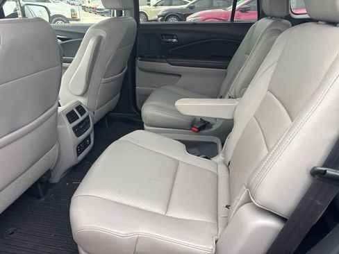 Used 2017 Honda Pilot Elite image 10