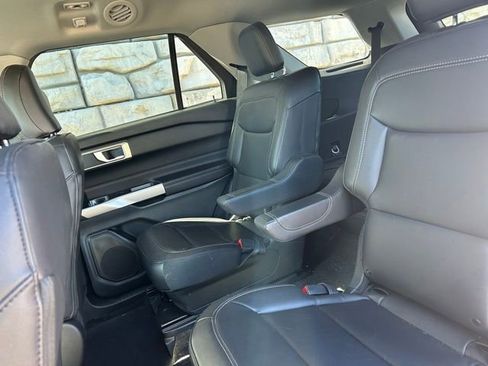 Used 2023 Ford Explorer XLT w/ Equipment Group 202A AWD/4WD image 9